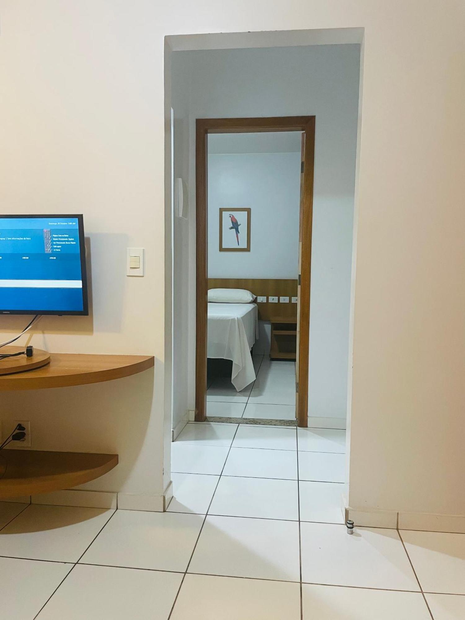 Golden Dolphin Apartment *